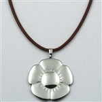 Giselle's Pensamiento Flower Pendant Necklace